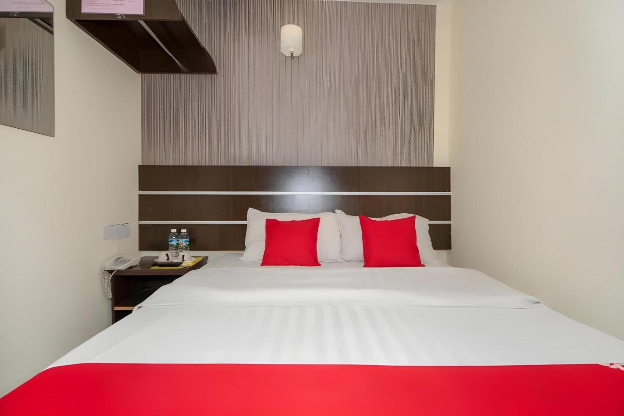 Super Oyo 89944 Stay Inn Kota Kinabalu Bagian luar foto