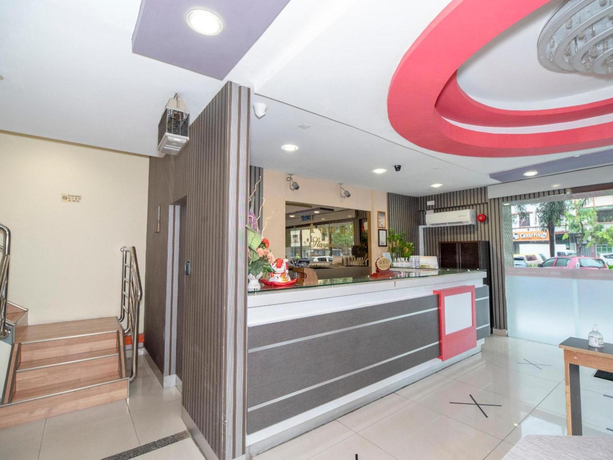 Super Oyo 89944 Stay Inn Kota Kinabalu Bagian luar foto