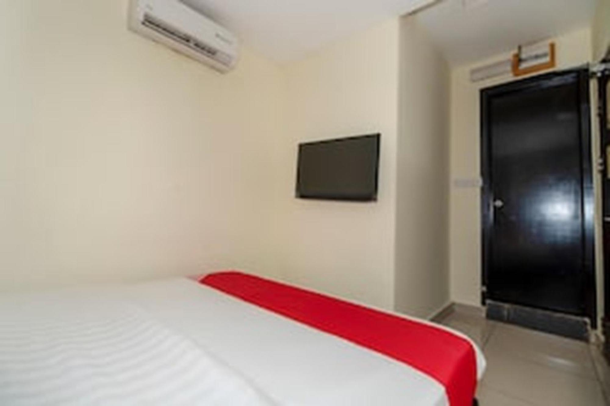 Super Oyo 89944 Stay Inn Kota Kinabalu Bagian luar foto