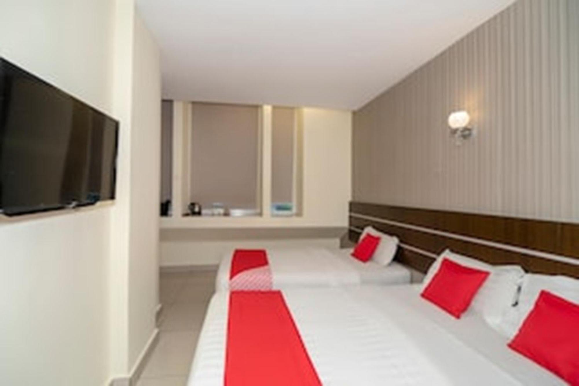 Super Oyo 89944 Stay Inn Kota Kinabalu Bagian luar foto